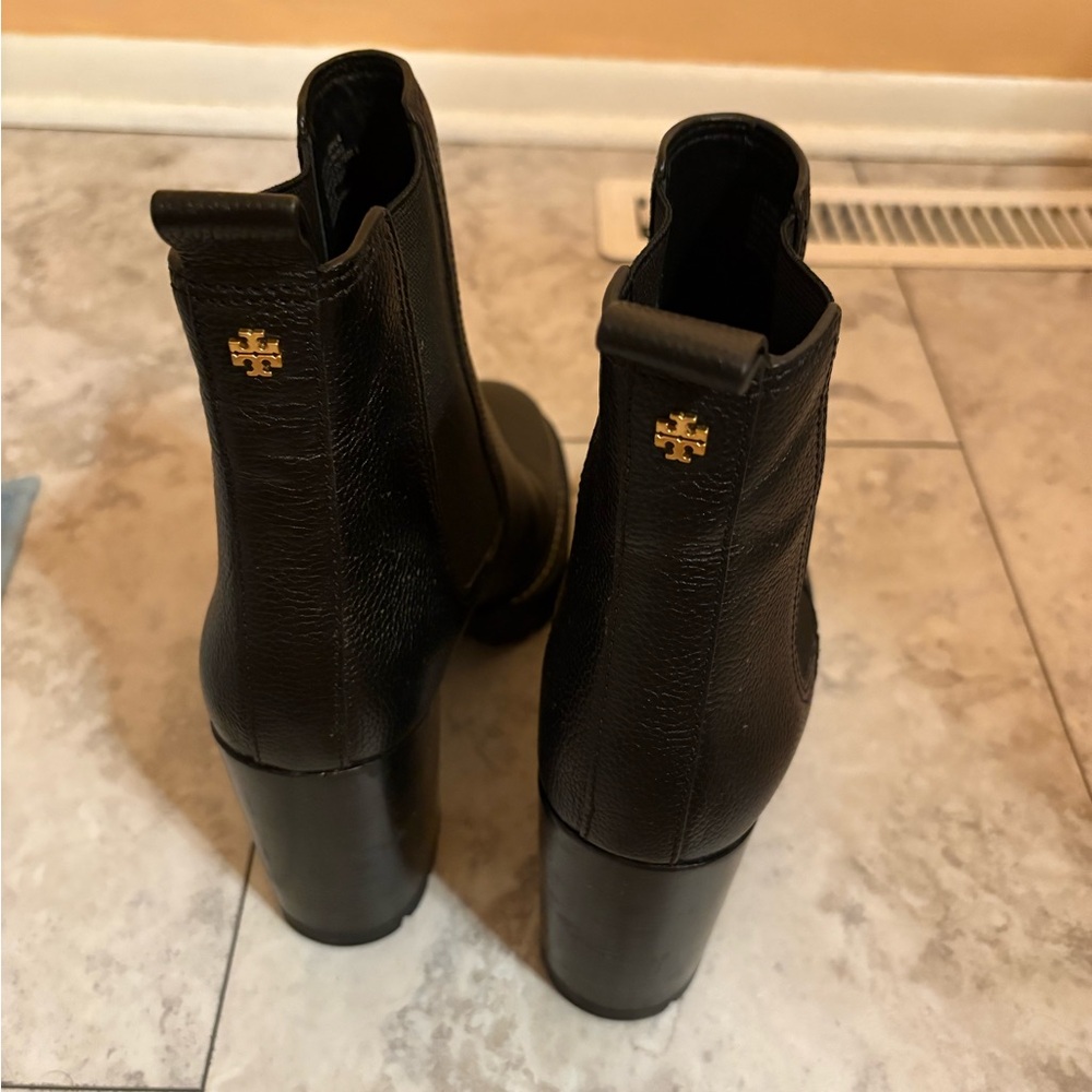 Tory Burch Carson Lug Sole Ankle Boots in Perfect Black - Picture 7 of 12